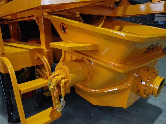 truck mounted concrete mixer pump(002)